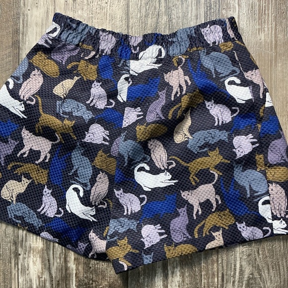 H&M High Waist Animal Print Shorts - Blue and Brown Size 6 - Picture 7 of 12